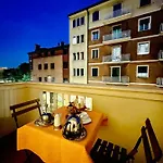 Castle Door House - Single With Double Beds Near Train Station Affittacamere