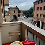 Castle Door House - Single With Double Beds Near Train Station Affittacamere