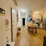 Affittacamere Castle Door House - Single With Double Beds Near Train Station