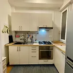 Castle Door House - Single With Double Beds Near Train Station