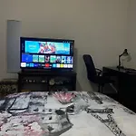 Castle Door House - Single With Double Beds Near Train Station