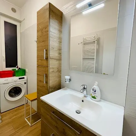 Castle Door House - Single With Double Beds Near Train Station Gæstehus