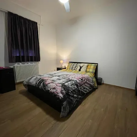 Affittacamere Castle Door House - Single With Double Beds Near Train Station *