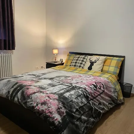 Affittacamere Castle Door House - Single With Double Beds Near Train Station