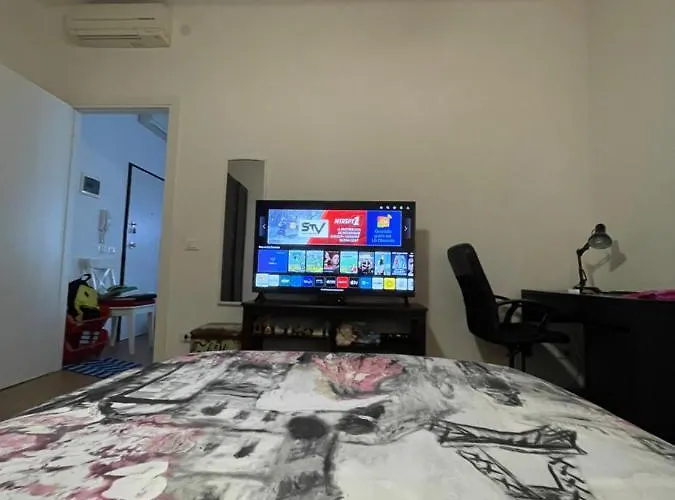 Castle Door House - Single With Double Beds Near Train Station * Bologna