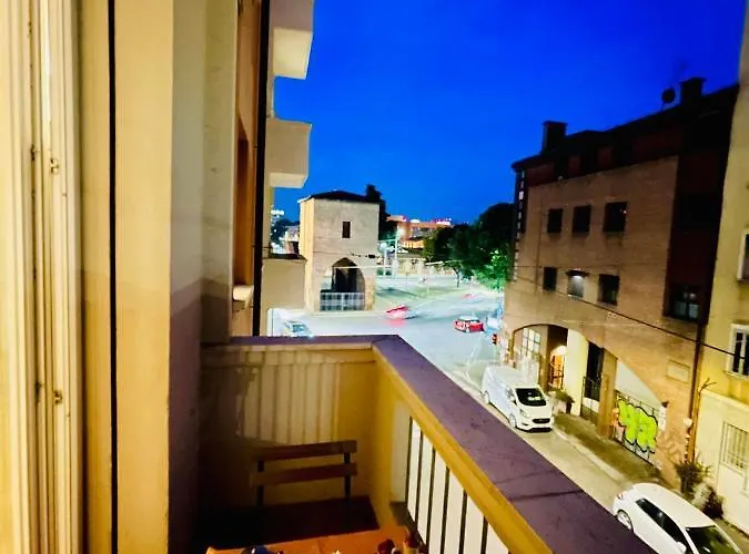 Castle Door House - Single With Double Beds Near Train Station Gasthuis *