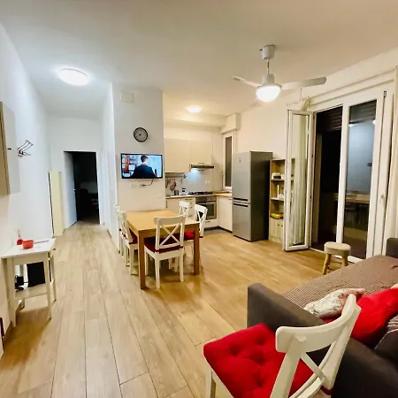 Castle Door House - Single With Double Beds Near Train Station