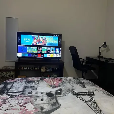 Castle Door House - Single With Double Beds Near Train Station