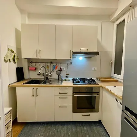 Castle Door House - Single With Double Beds Near Train Station