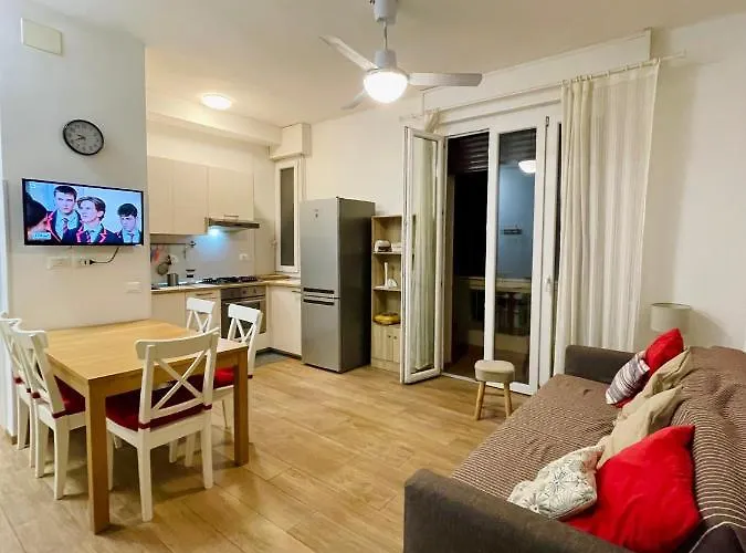 Castle Door House - Single With Double Beds Near Train Station Gasthof